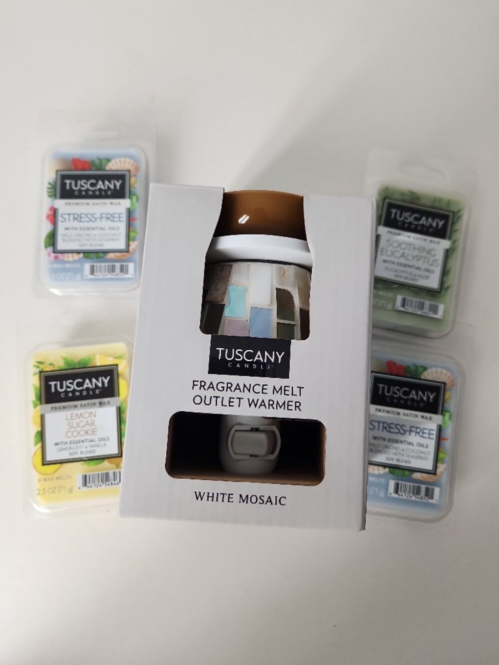 Tuscany Candle Plug-In Wax Warmer White Mosaic + 4 pack of Wax Melts NWT
